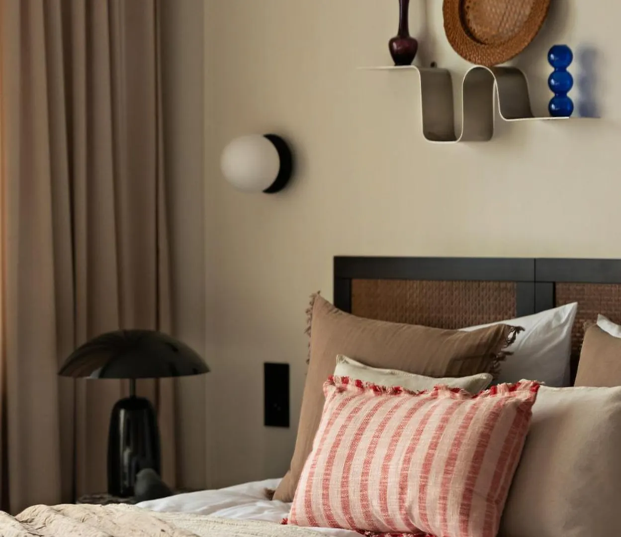Nafenna 2-Bedroom Apartment In Old Town location